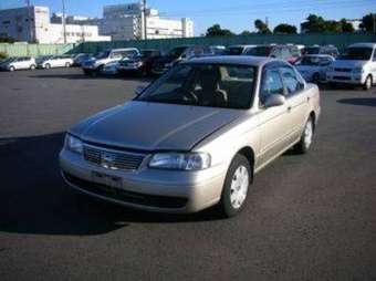 2004 Nissan Sunny Photos