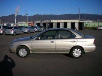2004 Nissan Sunny Wallpapers