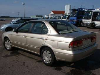 2004 Nissan Sunny Pics