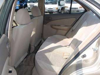 2004 Nissan Sunny Pictures