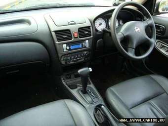 2004 Nissan Sunny Pictures