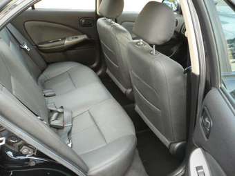 2004 Nissan Sunny Photos