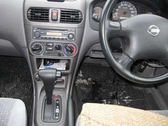 2004 Nissan Sunny Pics