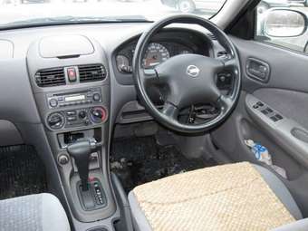 2004 Nissan Sunny Pictures