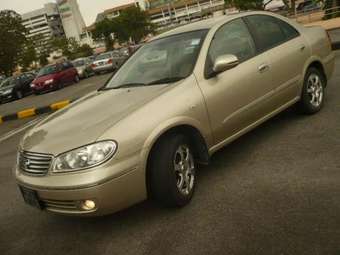 2004 Nissan Sunny Pictures