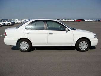 2004 Nissan Sunny Photos