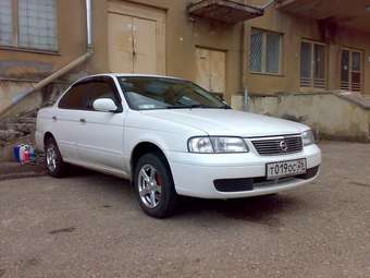 2004 Nissan Sunny Photos