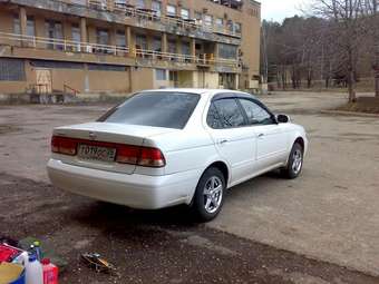 2004 Nissan Sunny Pictures