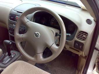 2004 Nissan Sunny Photos