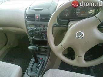 2004 Nissan Sunny Photos