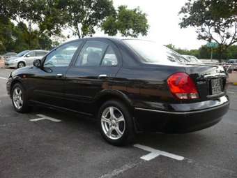 2004 Nissan Sunny Pictures