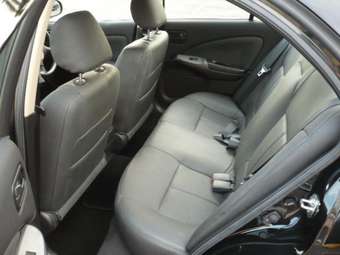 2004 Nissan Sunny Pictures