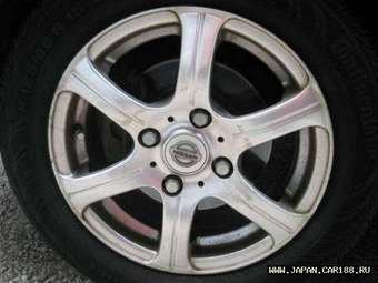 2004 Nissan Sunny Pictures