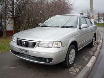 2004 Nissan Sunny Pictures