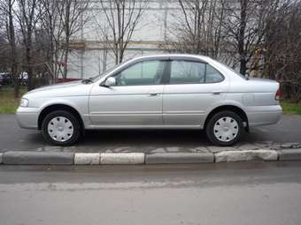 2004 Nissan Sunny Pics