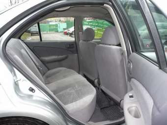 2004 Nissan Sunny Pictures