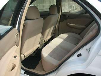 2004 Nissan Sunny Pictures