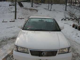 2004 Nissan Sunny Images