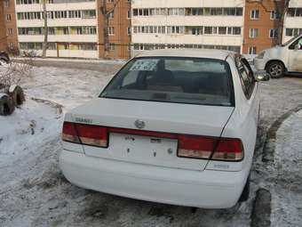 2004 Nissan Sunny Pictures