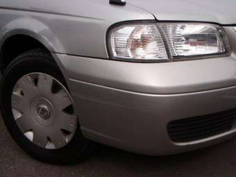 2004 Nissan Sunny Pictures