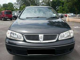 2004 Nissan Sunny Pictures