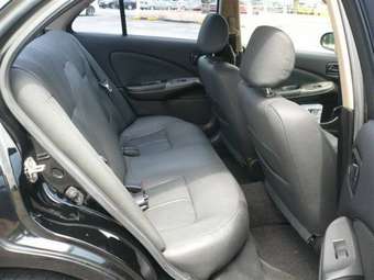 2004 Nissan Sunny Pictures