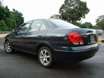 2004 Nissan Sunny Pictures