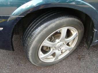 2004 Nissan Sunny Pictures