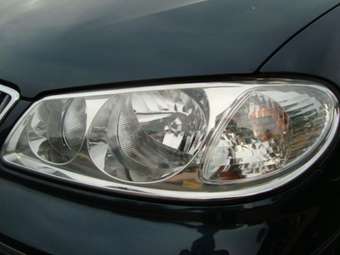 2004 Nissan Sunny Photos