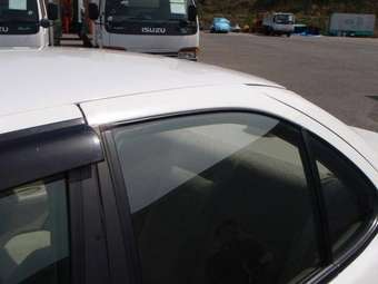 2004 Nissan Sunny Pictures