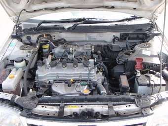 2004 Nissan Sunny Pics