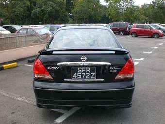 2004 Nissan Sunny Pictures