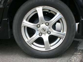 2004 Nissan Sunny Photos