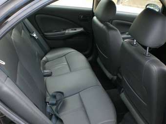2004 Nissan Sunny Photos