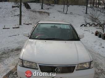 2004 Nissan Sunny Images