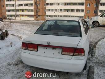 2004 Nissan Sunny Pictures