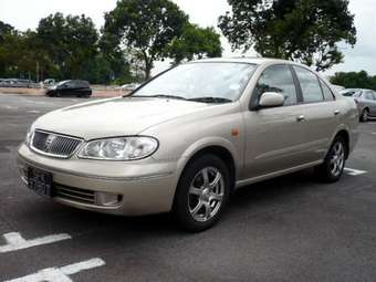 2004 Nissan Sunny Pictures