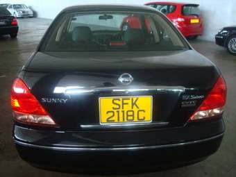 2004 Nissan Sunny Pictures