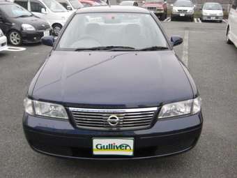 2004 Nissan Sunny Pictures