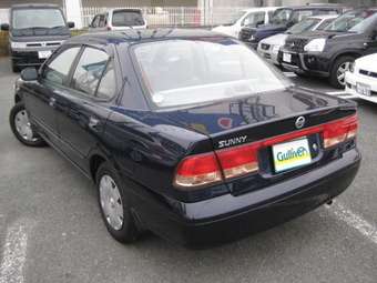 2004 Nissan Sunny Images