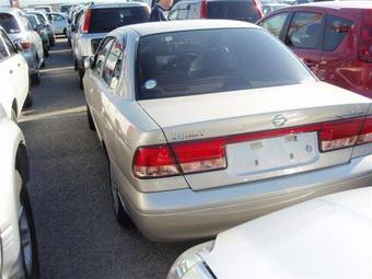 2004 Nissan Sunny Pictures