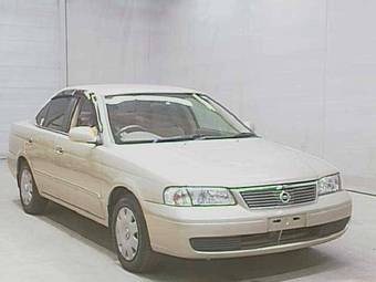 2004 Nissan Sunny Pictures