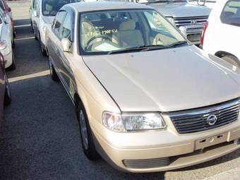 2004 Nissan Sunny Photos