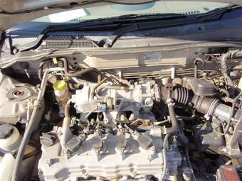 2004 Nissan Sunny Pictures