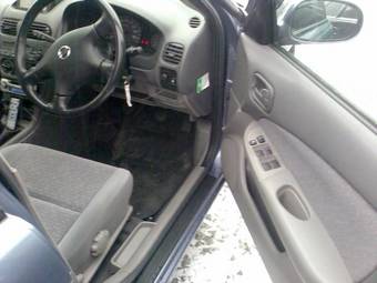 2004 Nissan Sunny Pictures