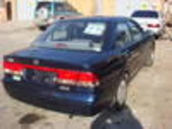2004 Nissan Sunny Pics