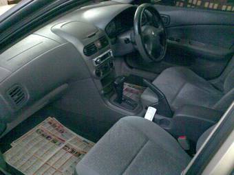 2004 Nissan Sunny Pics