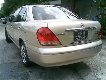2004 Nissan Sunny Pictures