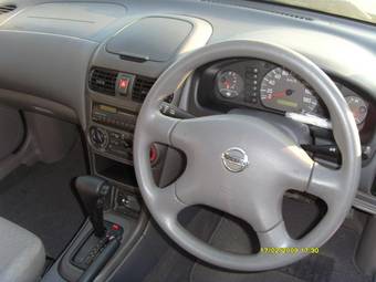 2004 Nissan Sunny Pictures