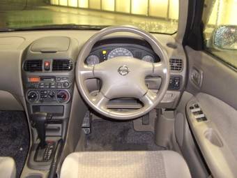 2004 Nissan Sunny Photos
